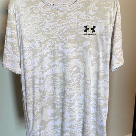 Lot Of 3 Under Armour Shirt Gray Athletic Tech Stretch Logo Modern Gym Me Medium - Picture 6 of 7